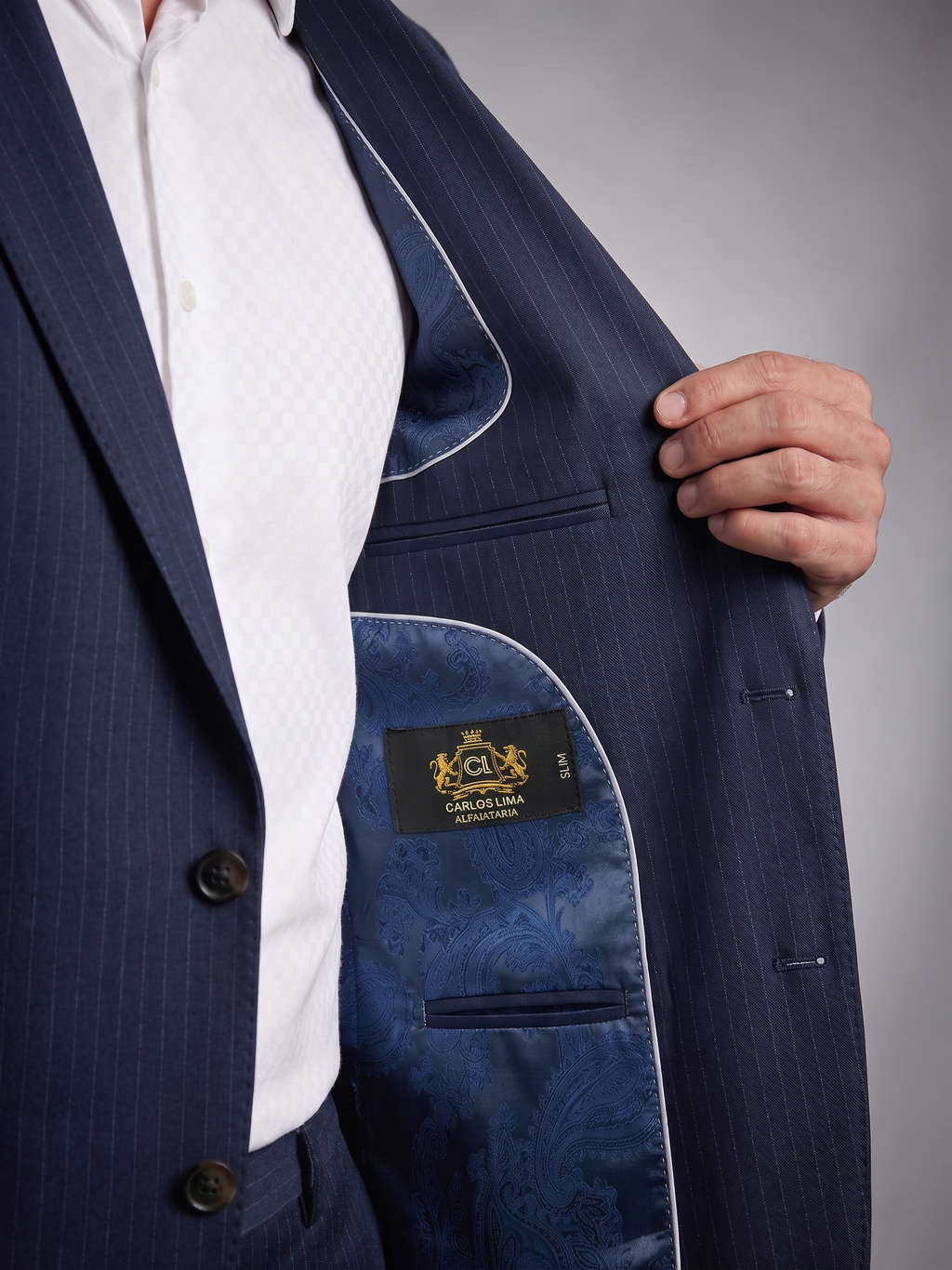 Costume Poliviscose Lapela de Bico Italiano Azul Marinho Risca de Giz